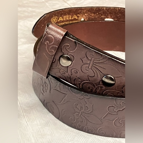 GUC Ariat Dark Brown Embossed Leather Belt - Picture 3 of 9